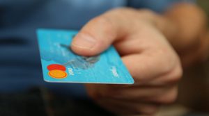 Pagando con tarjeta de credito