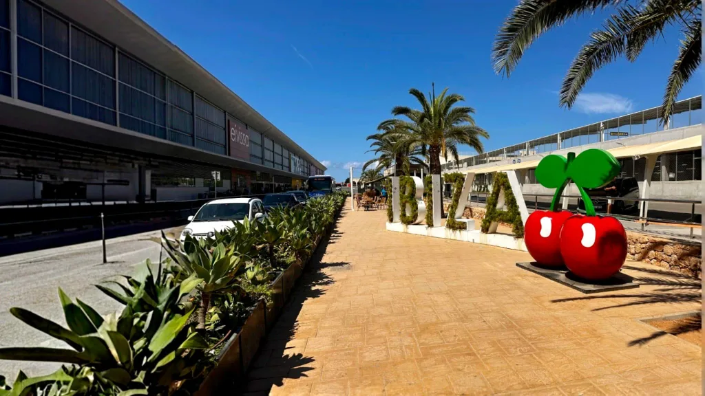 Airport Ibiza Pacha Logo