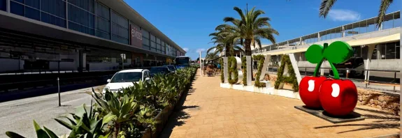 Airport Ibiza Pacha Logo
